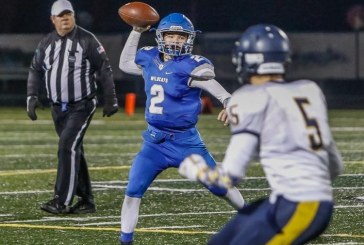 La Center celebrates holiday with more football