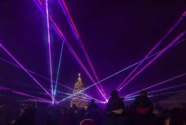 La Center Christmas Festival attracts hundreds of eager guests