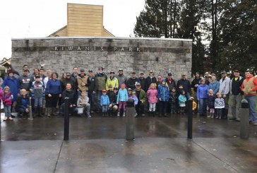 Battle Ground-area residents turn out in the rain to participate in community service project