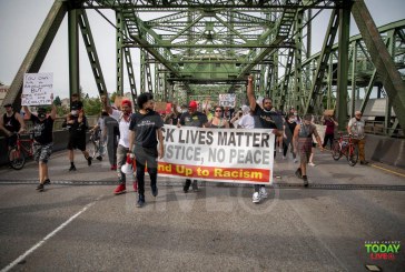 Protesters block traffic on Interstate Bridge