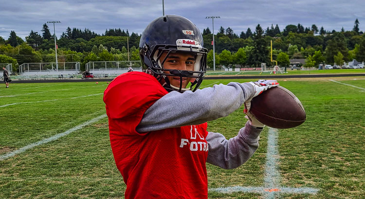Evan Mendez had more than 400 yards receiving in his four games for Fort Vancouver in the spring. Photo by Paul Valencia