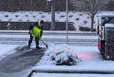 Snow greets Clark County residents Monday morning