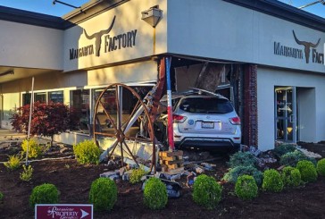 Vehicle crashes into downtown Battle Ground restaurant