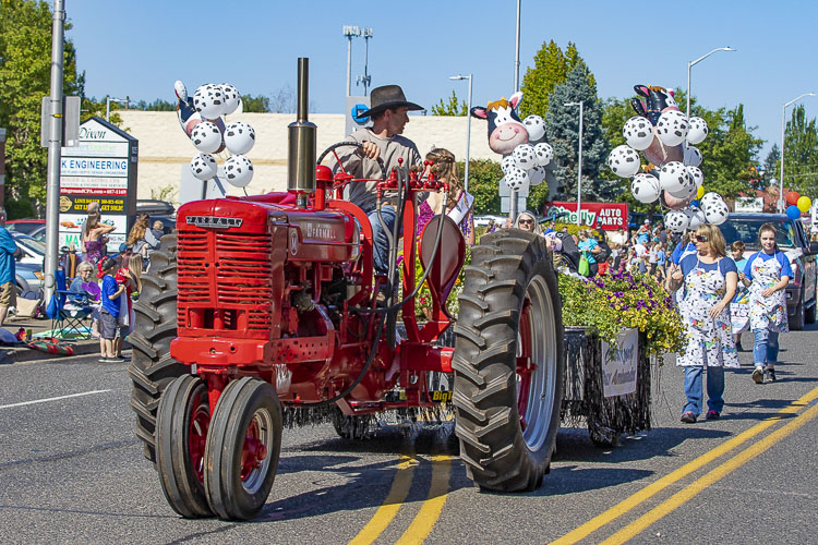 The Harvest Days Parade begins at 10 a.m. Saturday in Battle Ground. Photo by Mike Schultz