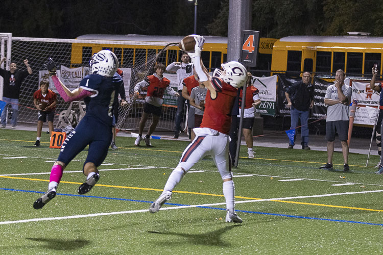 Konner Limnell hauls in the game-winning touchdown pass with 7.6 seconds left in Friday’s game as Camas rallied from a 19-point deficit in the fourth quarter to beat Skyview 36-33. Photo by Mike Schultz