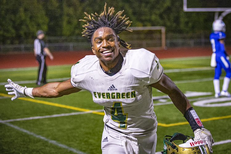 Pure joy. Evergreen’s Jonathan Landry celebrates his team’s win over Mountain View on Friday. The Plainsmen improved to 5-0. Photo by Mike Schultz