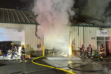 Vancouver Fire fights commercial structure fire