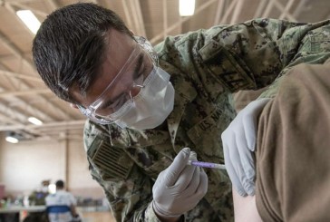 Republican governors ask for end to U.S. military COVID-19 vaccine mandate