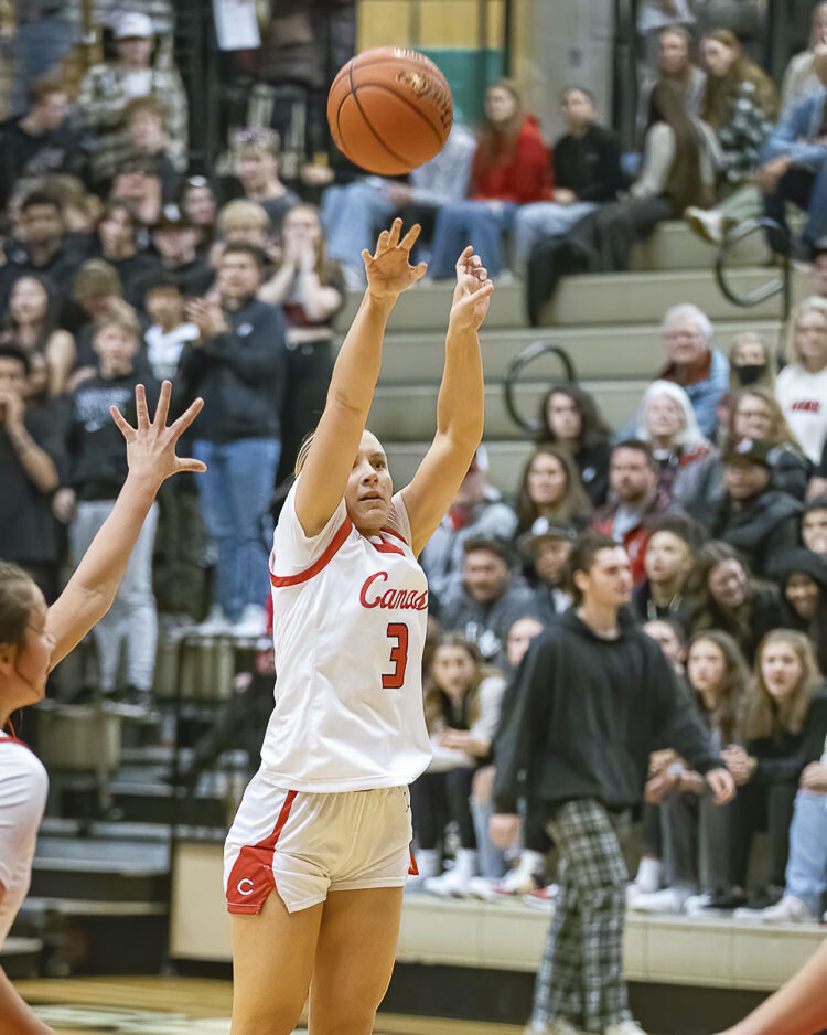 Camas junior Riley Sanz made three 3-pointers Tuesday in a win over Union. She also had the game-winning pass in the semifinals of a prestigious holiday tournament last week, helping the Papermakers get to a matchup with the nation’s top-ranked team. Camas lost that game, but by only five points. Photo by Mike Schultz