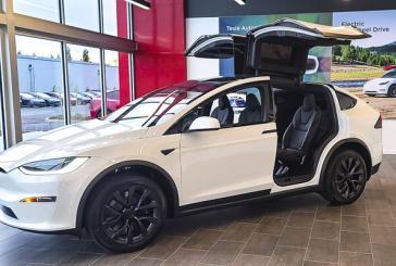 Tesla opens doors of first Vancouver location