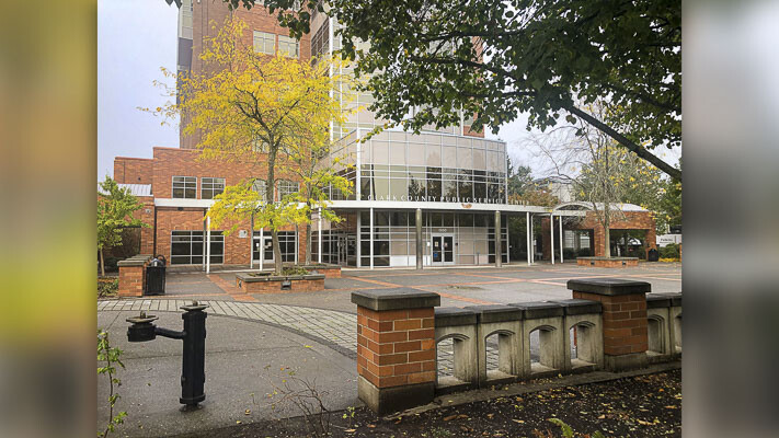 The Clark County Council yesterday appointed Karl Johnson and Jack Harroun to the county’s volunteer Planning Commission.