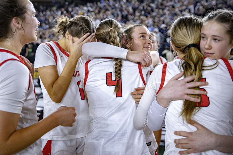 The Camas Papermakers show support for one another after falling short in the state championship game Saturday night. Photo courtesy Heather Tianen