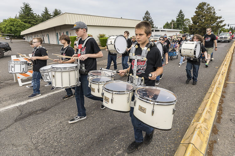 The Amboy Middle School Marching Band performs. Photo by Mike Scultz