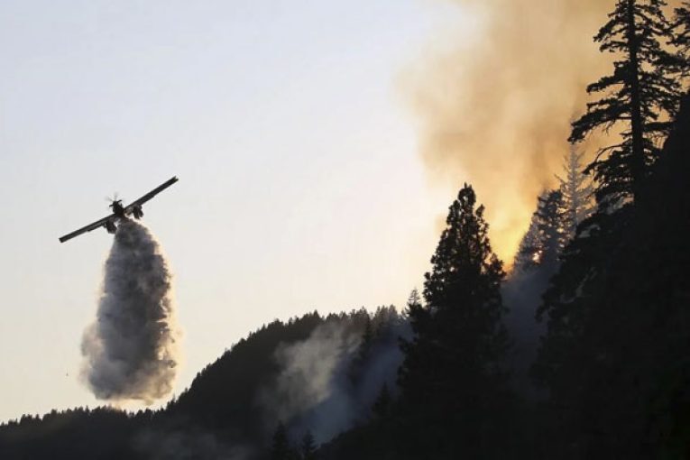Officials to Inslee, Cantwell: Outlook ‘very good’ on Columbia River Gorge wildfire