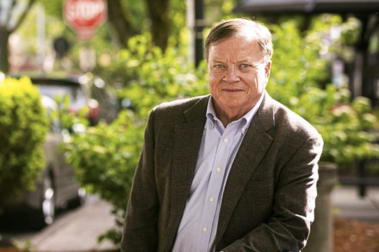 Camas Mayor Steve Hogan announces re-election bid