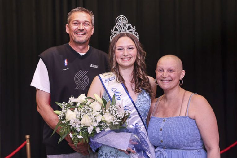 The new Miss Teen La Center reigns with inspiration from her mom