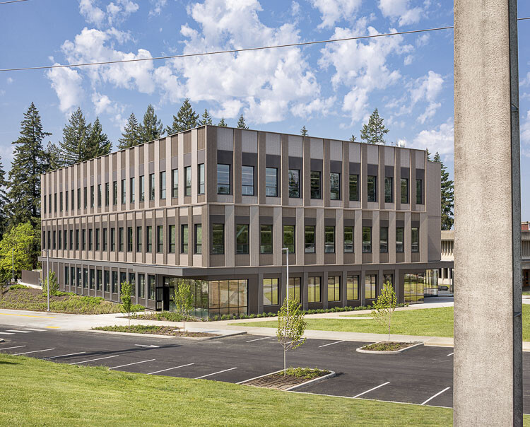 A critical component of BPA’s operations, the Technical Services Building supports maintenance, testing and repairs to maintain modern electronic transmission communications and controls. Photo courtesy Josh Partee/Mortensen