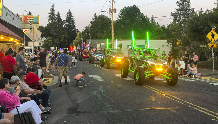 Addiction Powersports NW lit up the parade. Photo by Andi Schwartz
