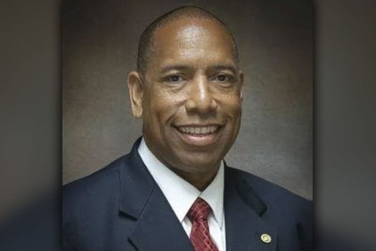 Gubernatorial candidate Semi Bird touts school board recall as campaign pitch