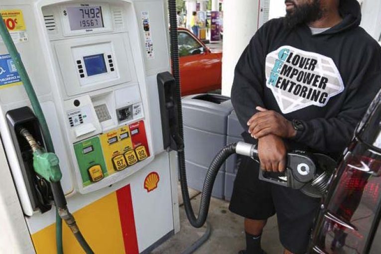 Washington lawmaker joins bipartisan call for carbon tax overhaul to ease gas pains