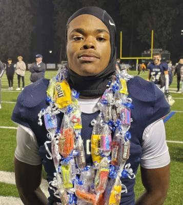 Skyview’s Riley Artis caught three touchdown passes in the first half Friday, helping the Storm to a Class 4A Greater St. Helens League victory over Battle Ground. Photo by Paul Valencia