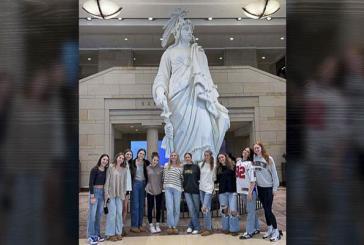 High school girls basketball: Camas Papermakers tour Washington, D.C.
