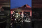 Vancouver Fire Department extinguishes early morning duplex fire