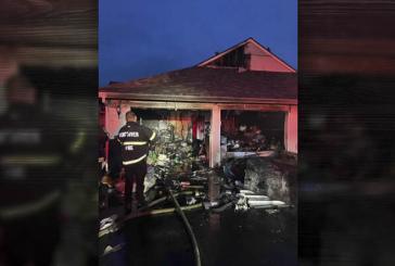 Vancouver Fire Department extinguishes early morning duplex fire