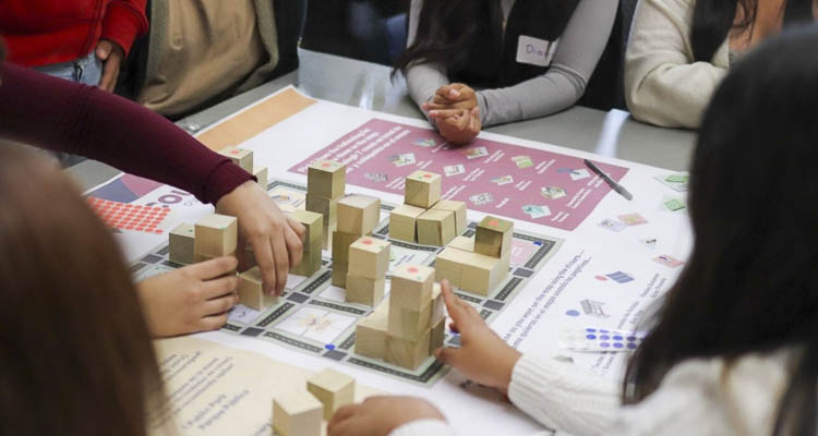 Youth participating in a mapping activity. Photo courtesy city of Vancouver