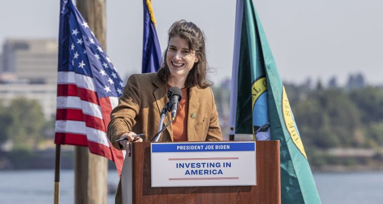 Rep. Marie Gluesenkamp Perez missed her vote on a stopgap budget bill, later stating she supported the measure to prevent a shutdown. Republicans, including state Sen. John Braun, criticized her absence.