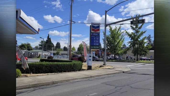 AAA reports Washington’s average gas price is $4.598 per gallon, with analysts predicting further drops this fall due to winter fuel blends, pipeline recovery, and increased oil supply.