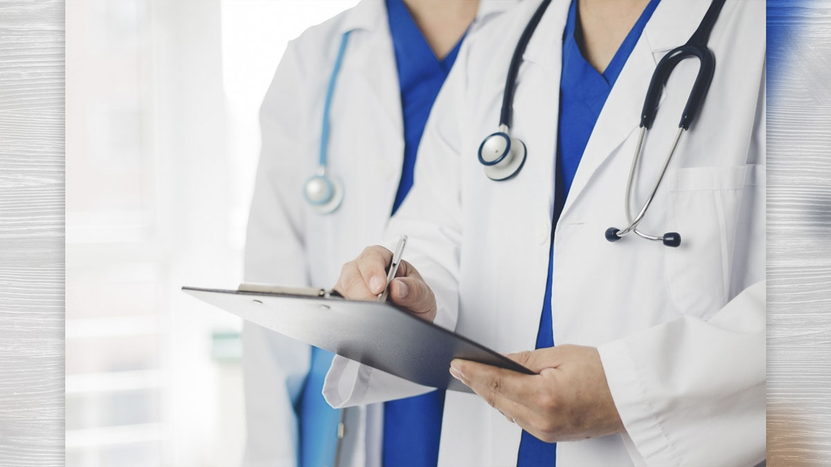 Elizabeth New reflects on her father’s final days and expresses gratitude for the caregivers and hospital workers who supported her family.