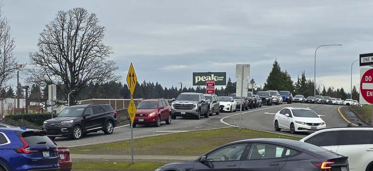 Traffic was getting backed up on State Route 500, the exit for the Vancouver Mall, two days before Christmas. Photo by Paul Valencia
