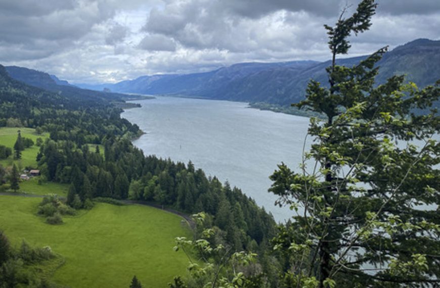 Washington and Oregon fishery managers approved 2026 Columbia River spring Chinook seasons, with a forecast of 147,300 upriver fish and specific fishing windows from March through early May.