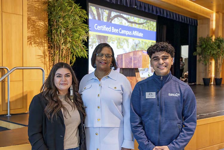 (Left to right) PTK Student President Lindsey Quiroz, Clark College President Dr. Karin Edwards and ASCC Student President Alijah Machida. Photo courtesy Clark College Communications