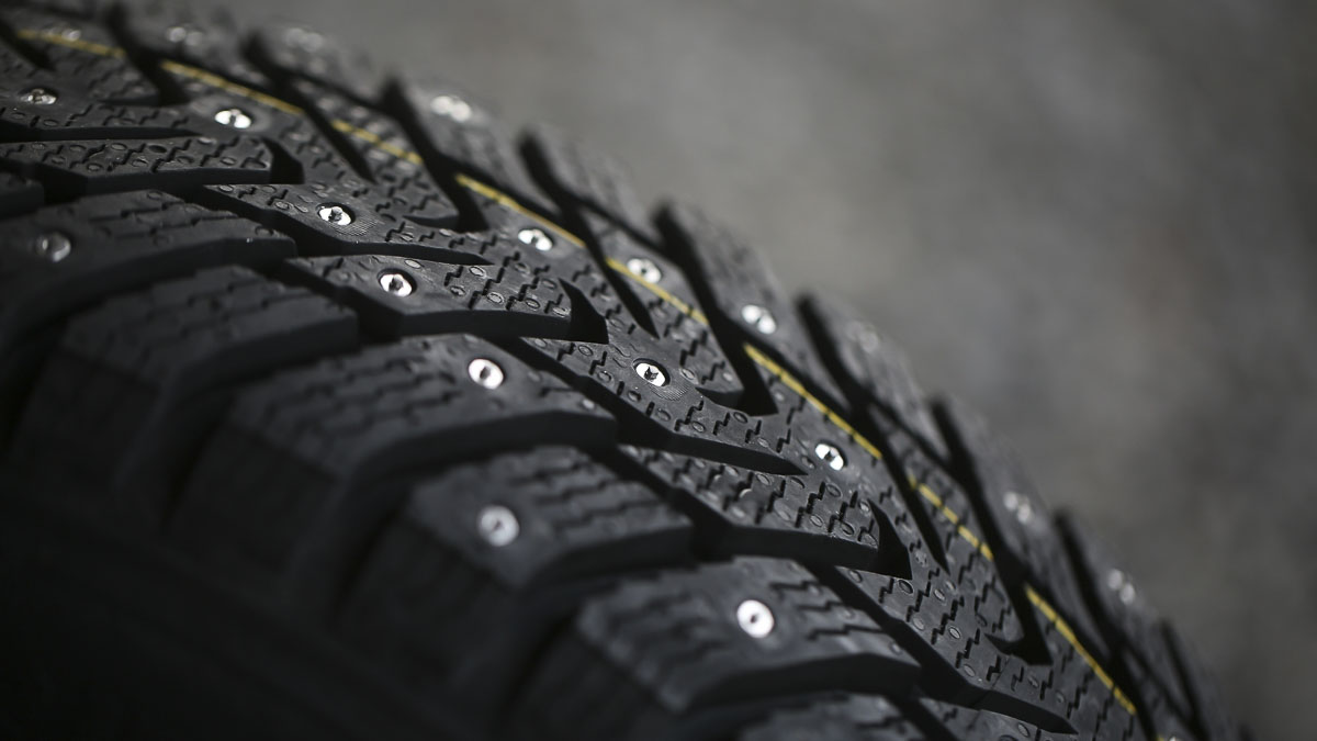 Drivers must remove studded tires by March 31 or face a $137 fine, with WSDOT urging early action due to busy service centers and no planned deadline extension.