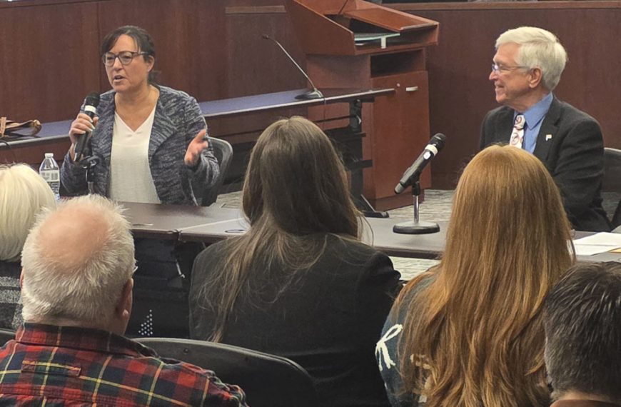 Residents voiced rising concerns about property taxes, school funding debates, the impact of new income tax legislation, and major costs tied to the Interstate Bridge plan.