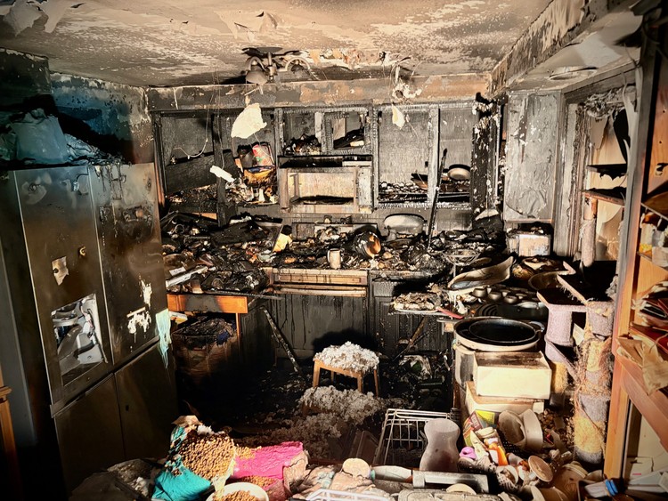 First-arriving crews were met with heavy smoke conditions and immediately initiated an aggressive interior attack. Photo courtesy Vancouver Fire Department