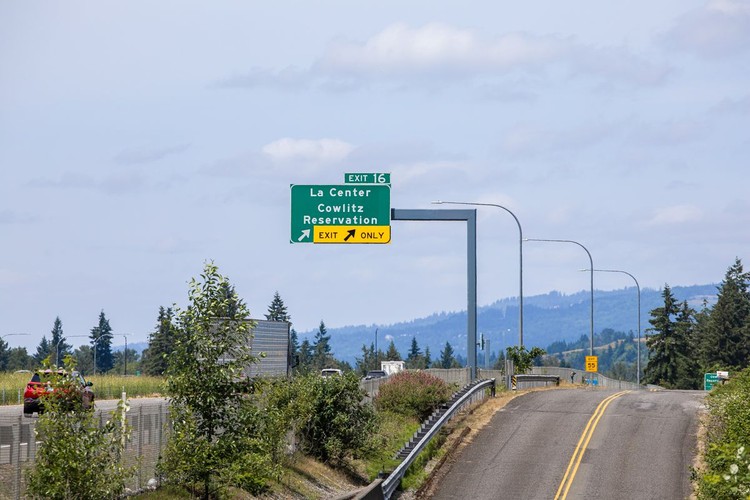 WSDOT closes I-5 right lanes near Ridgefield and Kelso for weigh-in-motion scale inspections May 12 and 14.