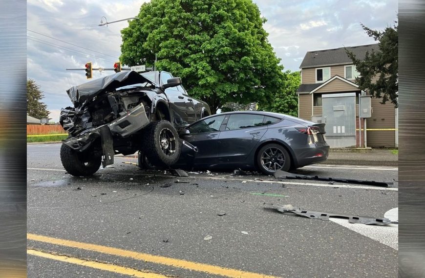 Three-vehicle crash at NE 99th St and NE 130th Ave sends one driver to hospital with suspected DUI involved.