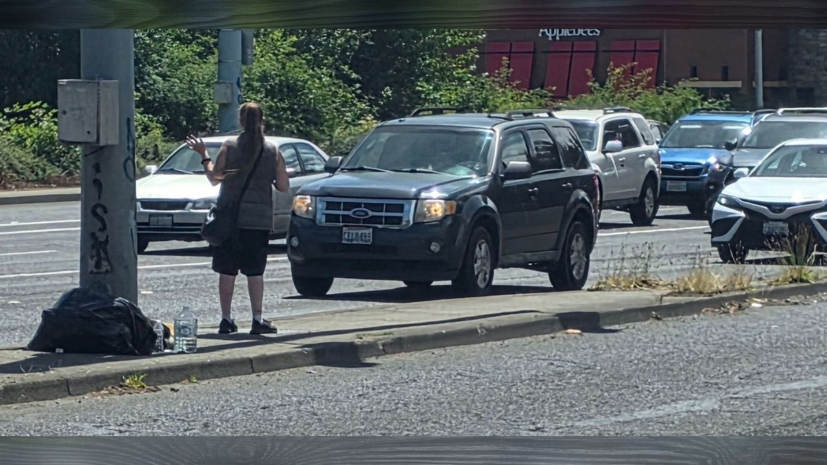 Vancouver amends municipal code, banning pedestrians from staying on traffic islands, medians Vancouver's new ordinance targets people who remain on medians, not those crossing legally at crosswalks.